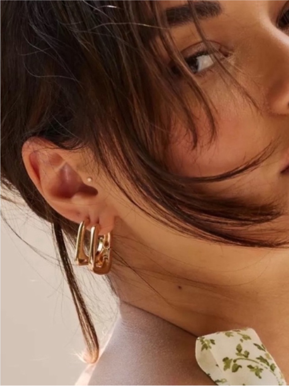 New! Gold Classic Huggie Hoop Earrings (1046) NWOT - Picture 2 of 3